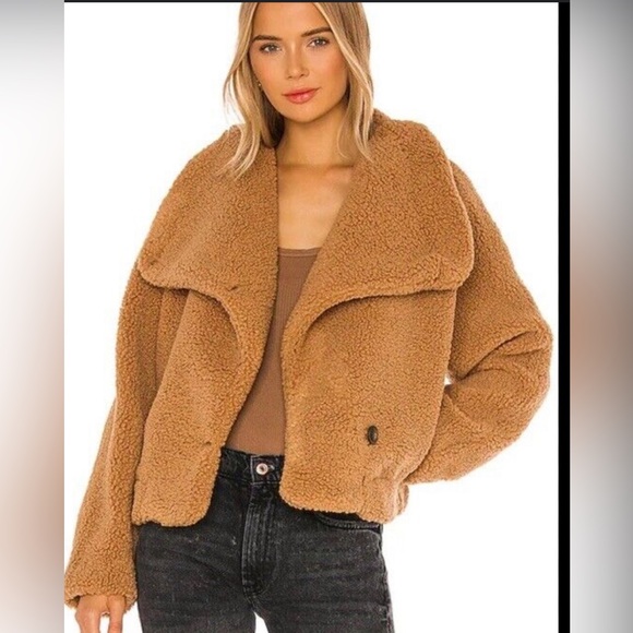Free People Jackets & Blazers - NWOT Free People We The Free Izzy Wrap Teddy Coat In Sand Size S Tan Faux Sherpa